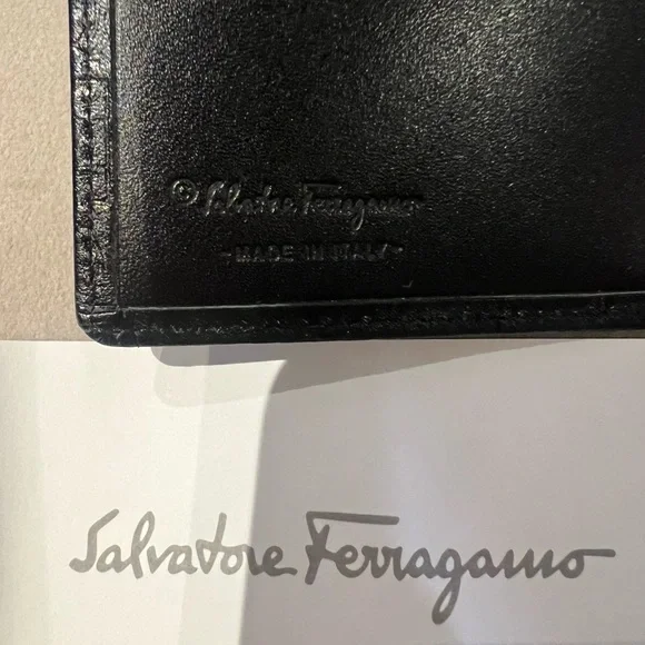 AUTHENTIC Salvatore Ferragamo men’s wallet.